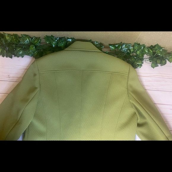Women’s Olive Green Coat - Picture 4 of 4